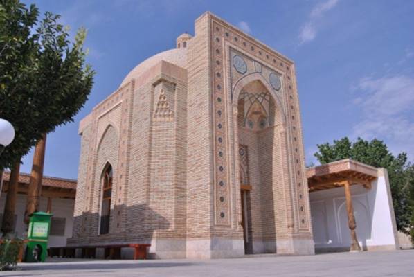 Хожа Маҳмуд Анжир Фағнавий қуддису сирриҳу - Баҳоуддин Нақшбанд ёдгорлик мажмуаси маркази